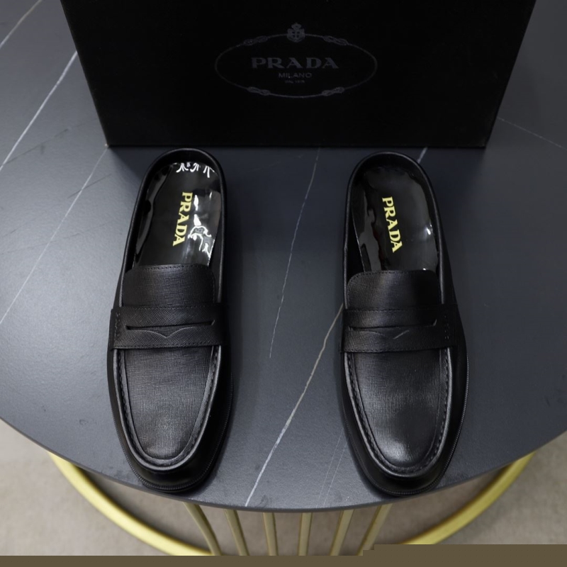 Pra*a leather shoes